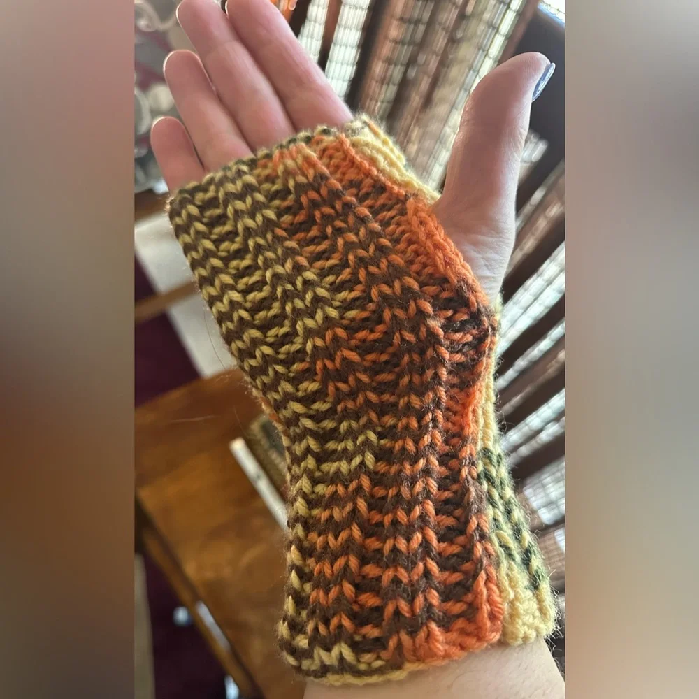 🧶 Retro ’70s Vibes Fingerless Knit Gloves | Hand-Knit Boho Cozy Warmth